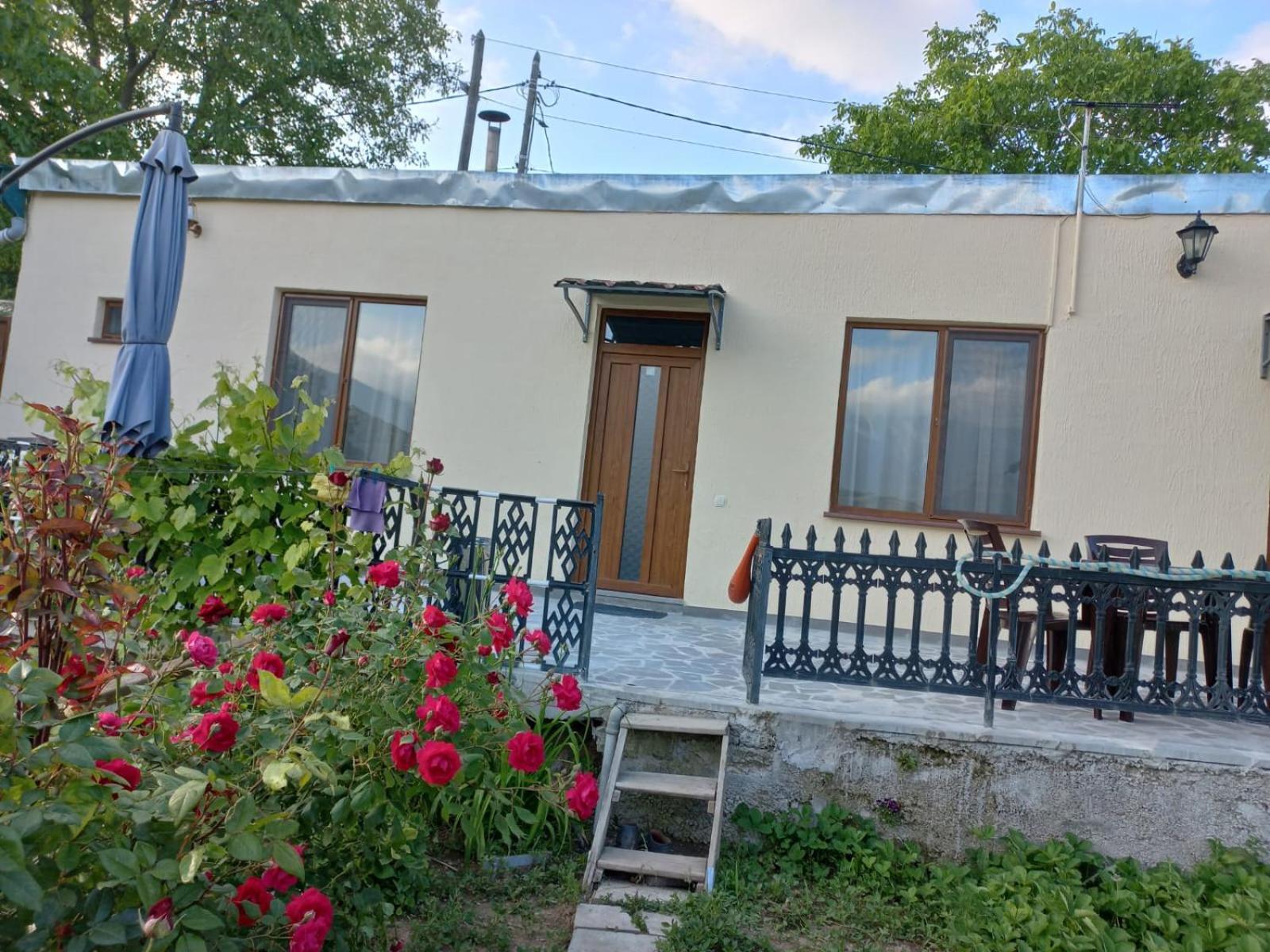 Ana-Maria Bnb Bed and Breakfast Tat'ev Exterior foto